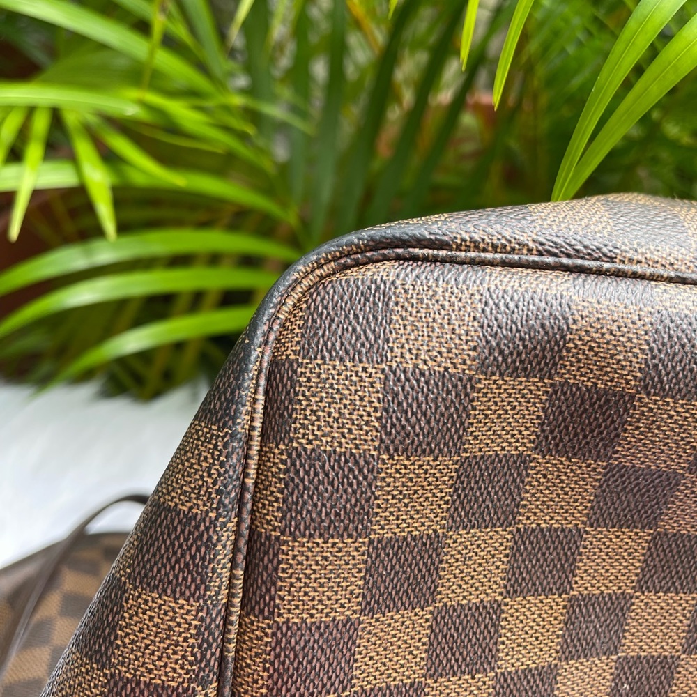 Louis Vuitton Neverfull GM - Picture 10 of 16